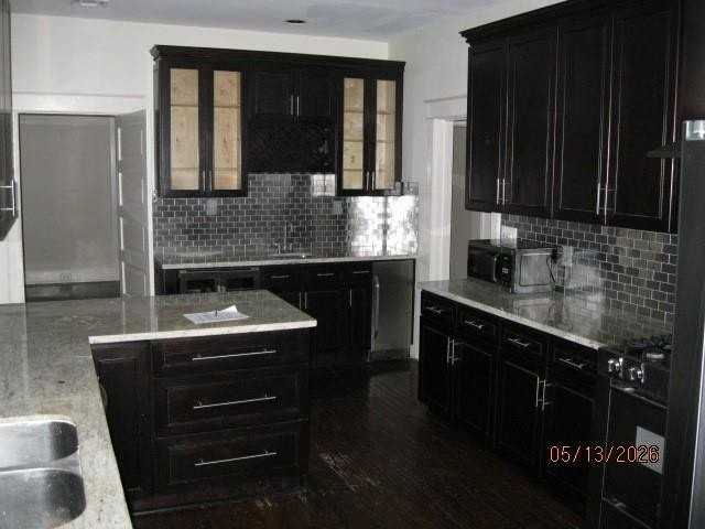 544 Lowerline St - Photo 5 of 13