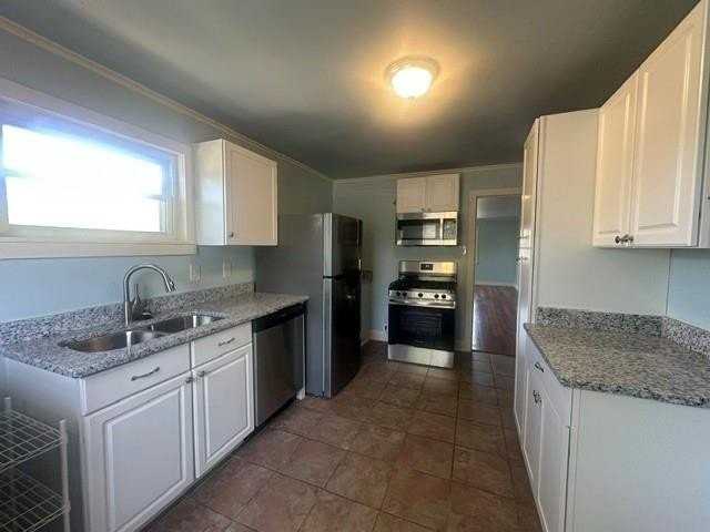 1629 Feronia St - Photo 6 of 21