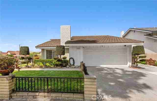 7881 Sun Valley Way - Photo 2 of 8