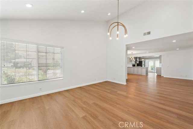 7881 Sun Valley Way - Photo 4 of 8