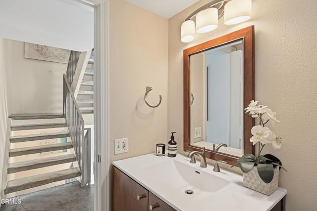 1140 Manhattan Beach Blvd #D - Photo 4 of 8
