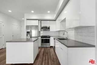 1215 S Bedford Dr #304 - Photo 3 of 8