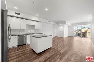 1215 S Bedford Dr #304 - Photo 5 of 8