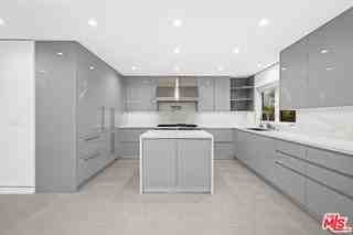 1211 S Sherbourne Dr #2 - Photo 3 of 8
