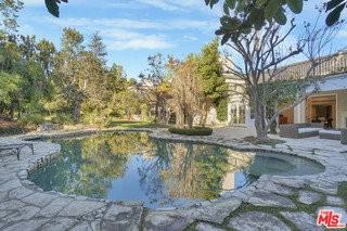 821 N Whittier Dr - Photo 4 of 8