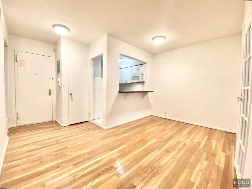 345 E 72nd St - Photo 2 of 10