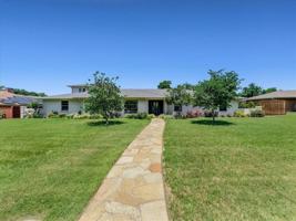 featured image of 7049 Gateridge Dr