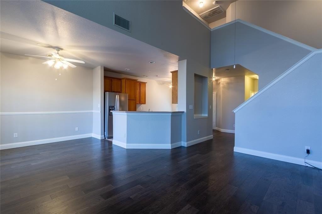 10008 Dryden Ln - Photo 4 of 22