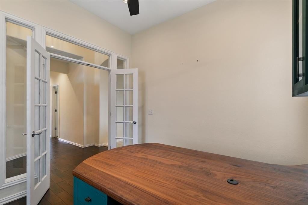 5128 Oceana Dr - Photo 6 of 30