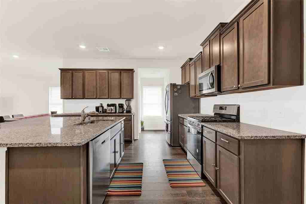 720 Willow View Way - Photo 2 of 33