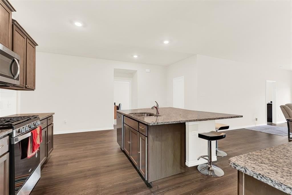 720 Willow View Way - Photo 3 of 33