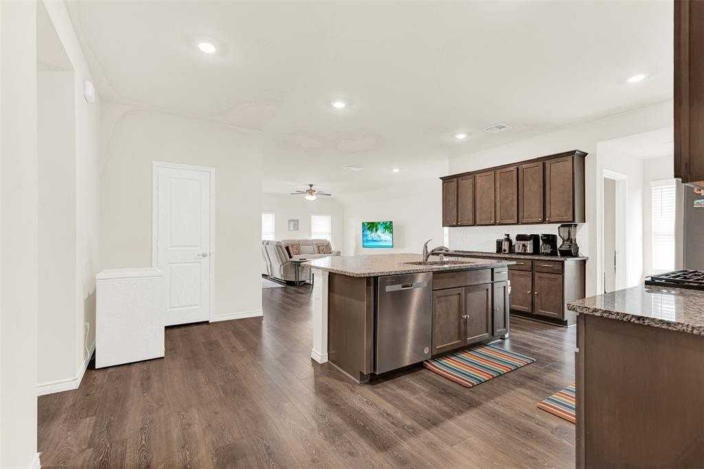 720 Willow View Way - Photo 4 of 33