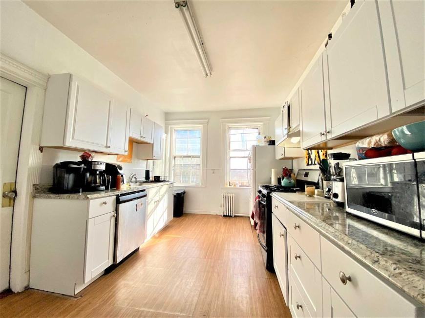 111 Canal St - Photo 2 of 10