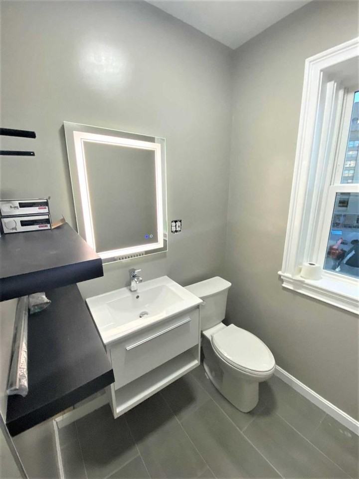 111 Canal St - Photo 5 of 10