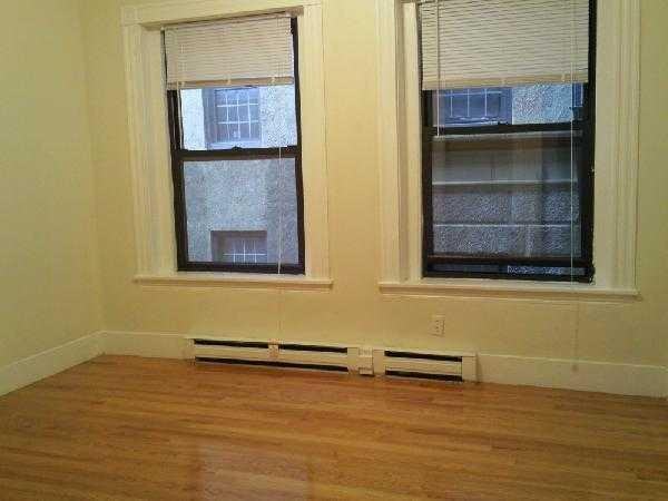 39 Commonwealth Ave - Photo 4 of 10