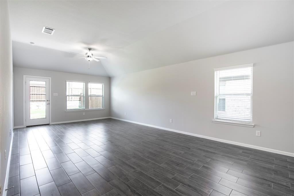 14013 Drover St - Photo 4 of 25