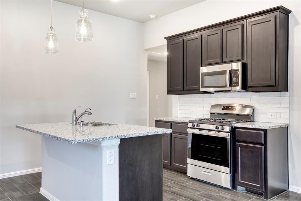 14013 Drover St - Photo 7 of 25