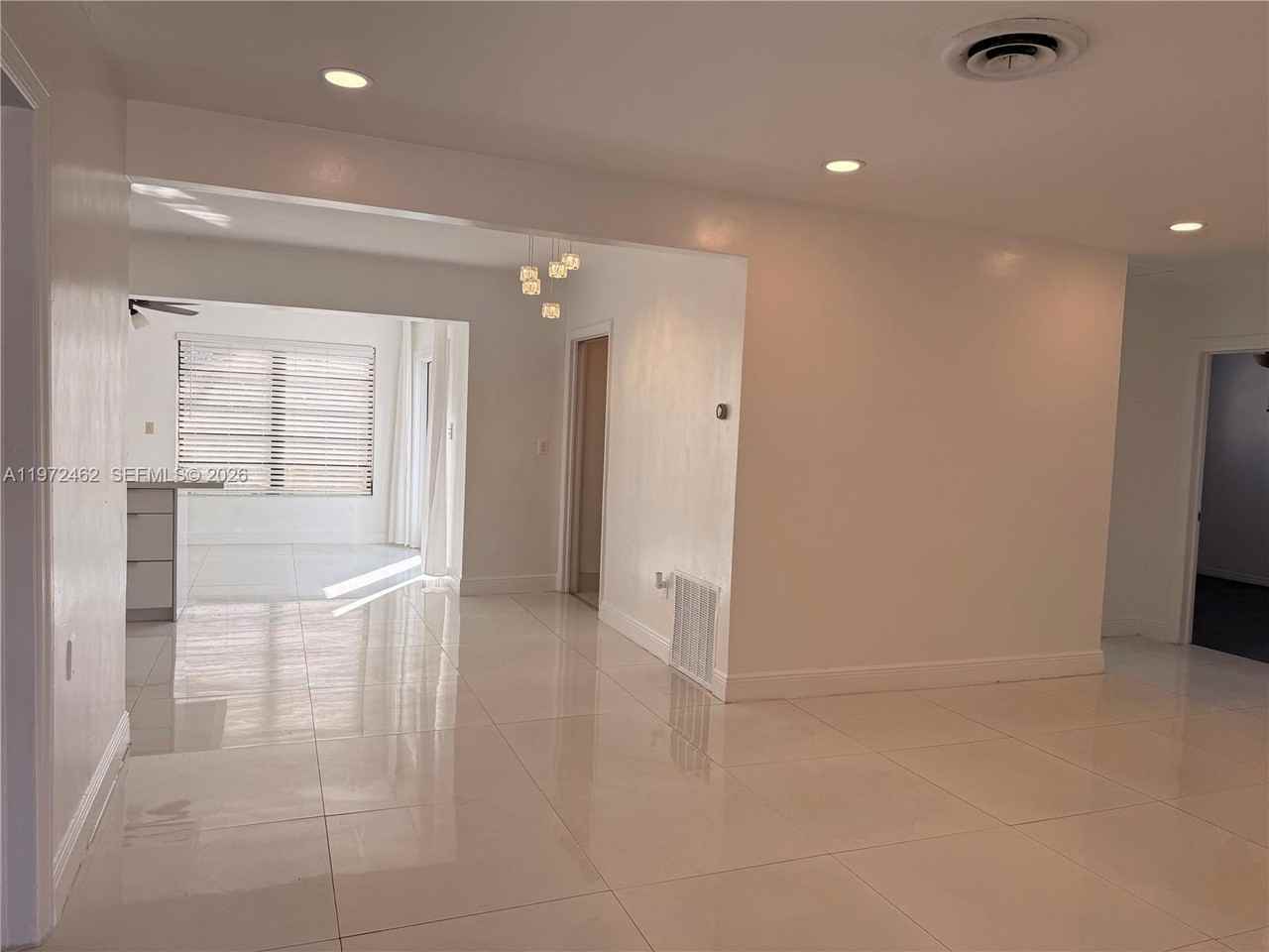 2818 Bahama Dr - Photo 2 of 8