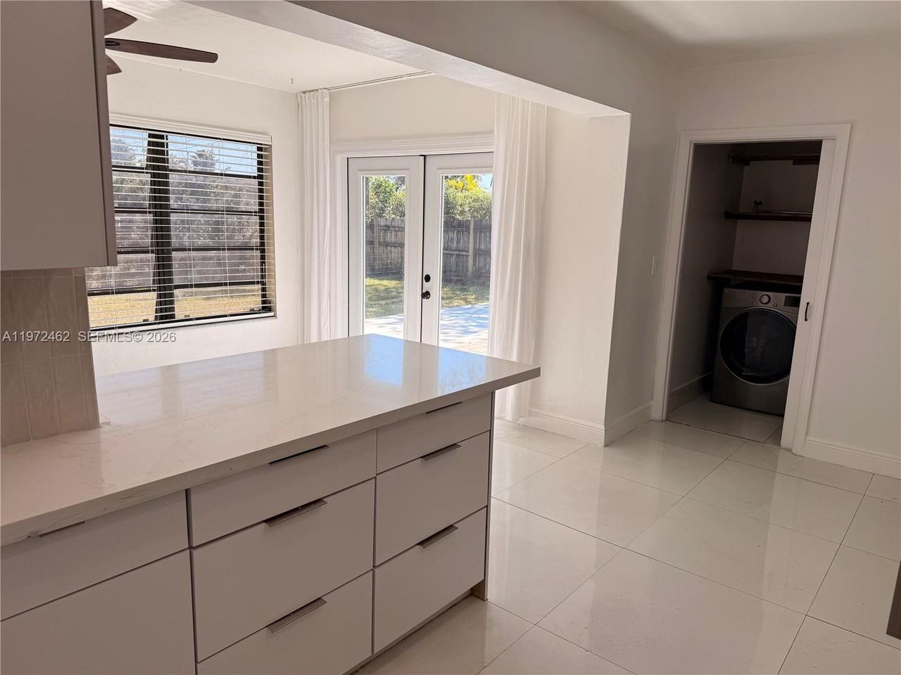 2818 Bahama Dr - Photo 5 of 8