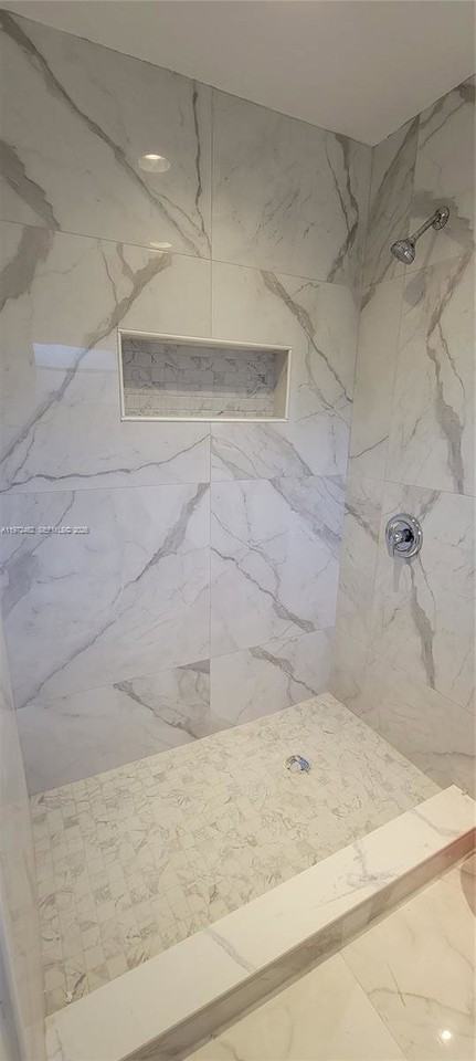 2818 Bahama Dr - Photo 7 of 8