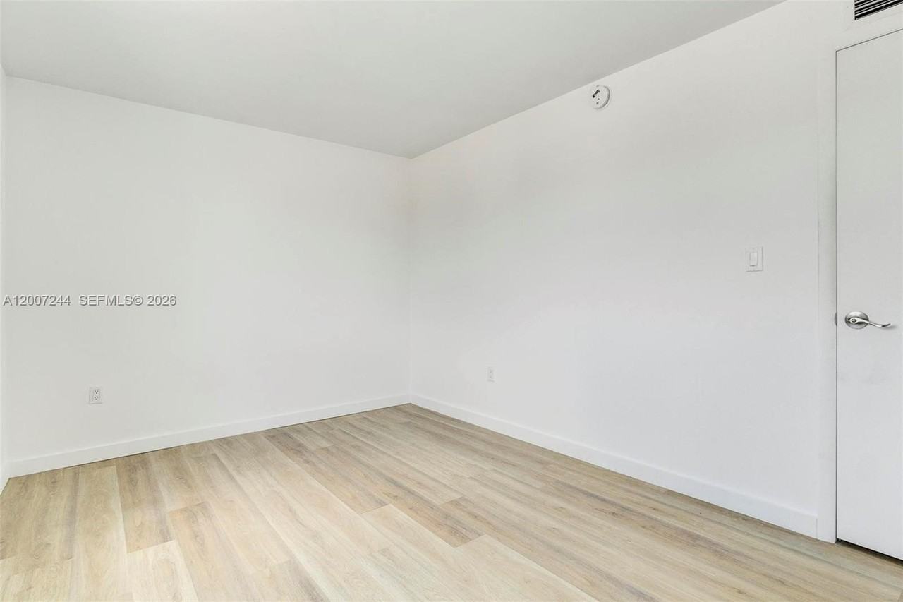 753 Nw 30th St #753 - Photo 2 of 8
