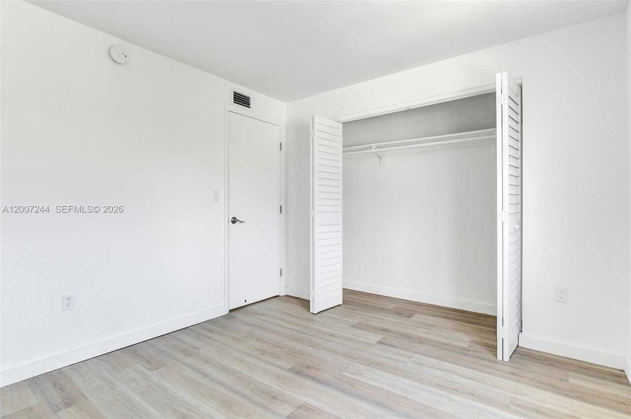 753 Nw 30th St #753 - Photo 4 of 8
