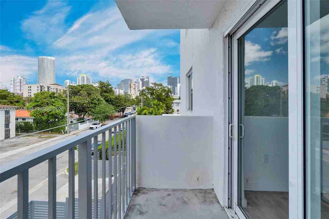753 Nw 30th St #753 - Photo 5 of 8