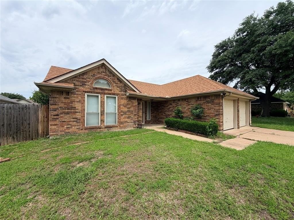4806 Shadyway Dr - Photo 2 of 12