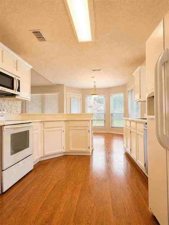 4806 Shadyway Dr - Photo 6 of 12