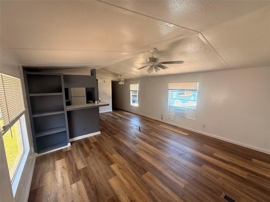 541 Simmons Way #8 - Photo 3 of 11