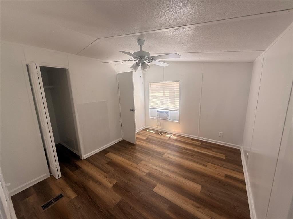 541 Simmons Way #8 - Photo 5 of 11