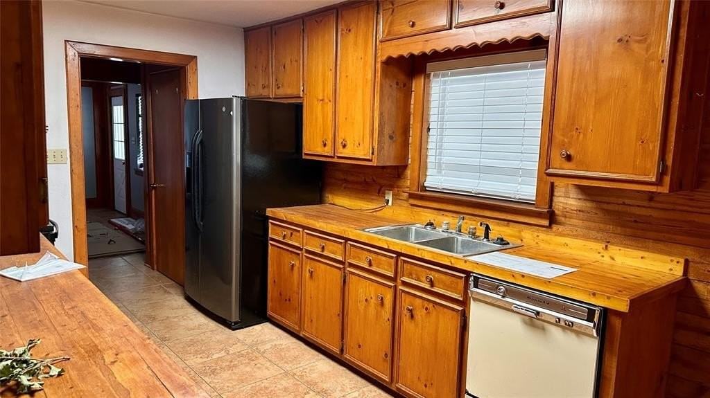 126 N Garza Rd - Photo 5 of 19