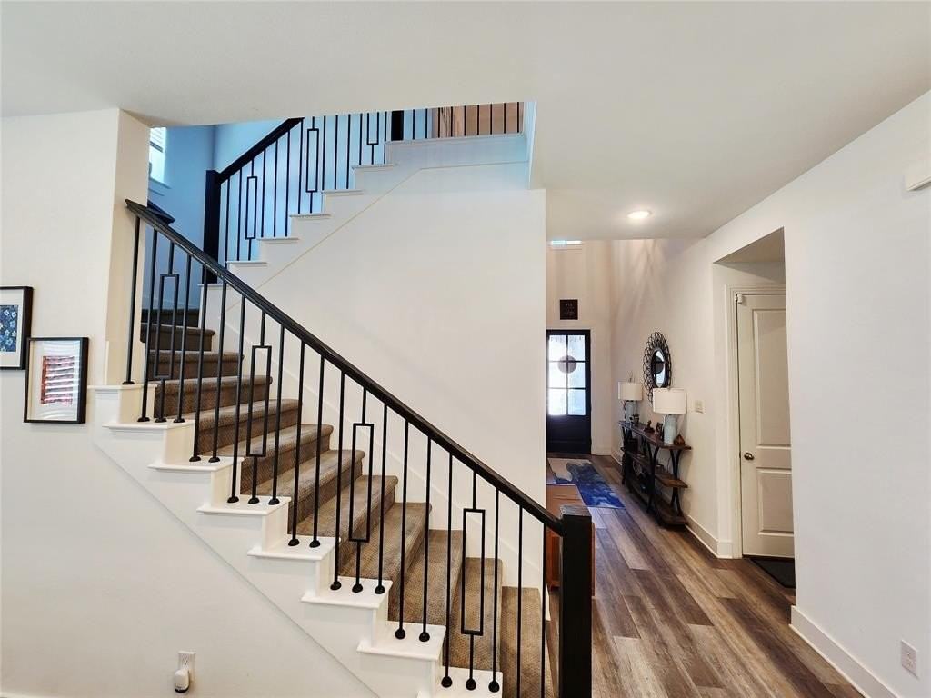 4313 Expedition Dr - Photo 6 of 32