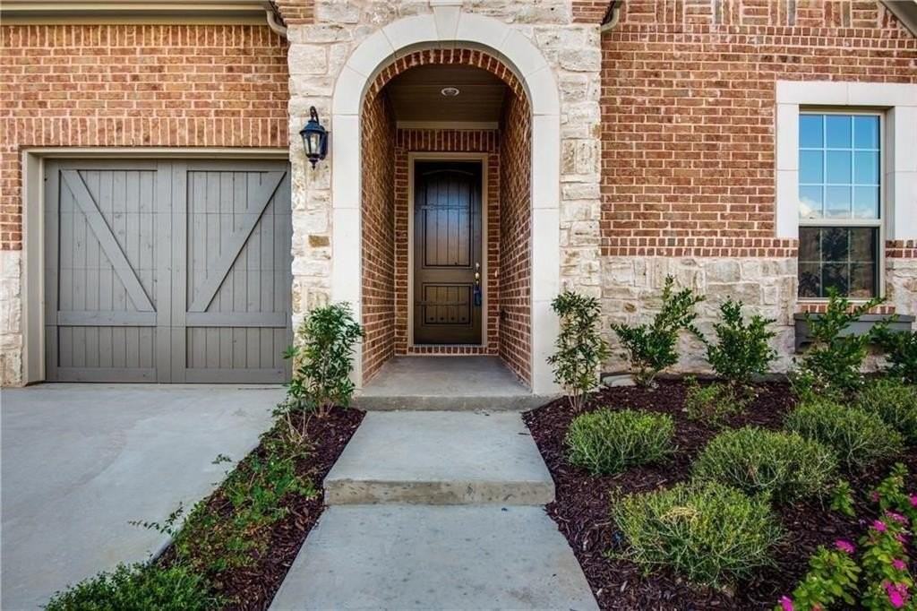 2612 Walnut Creek Ln - Photo 2 of 25