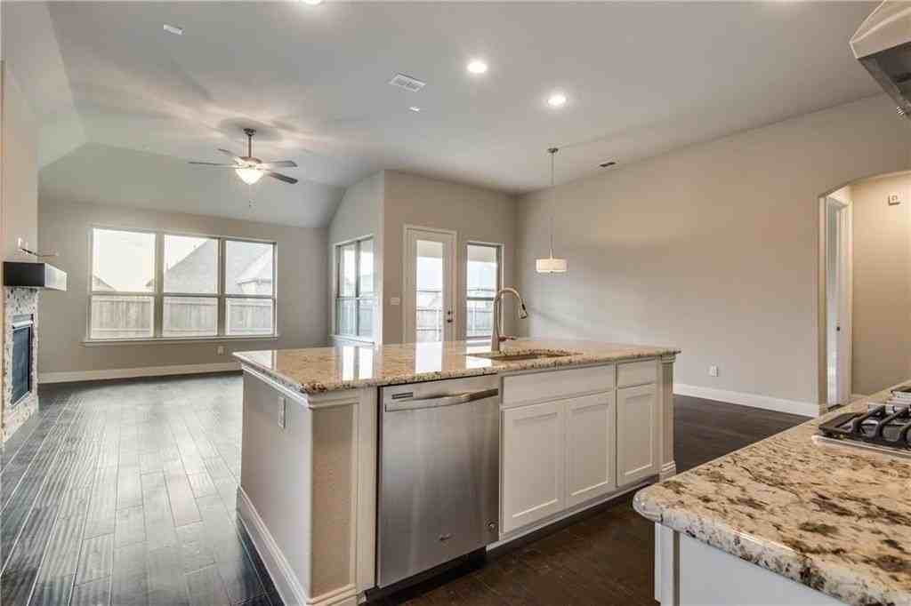 2612 Walnut Creek Ln - Photo 6 of 25