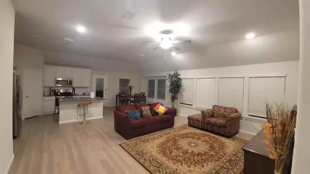 308 Crescent Ave - Photo 3 of 5