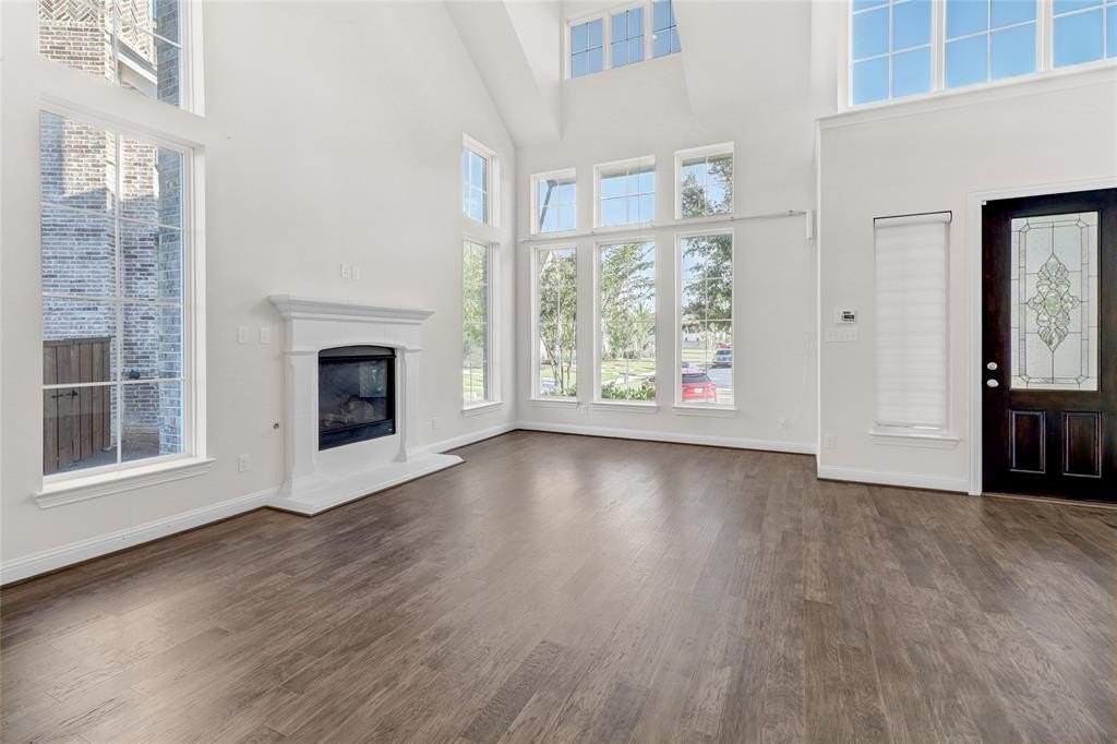 4941 Shore Crest Dr - Photo 3 of 29