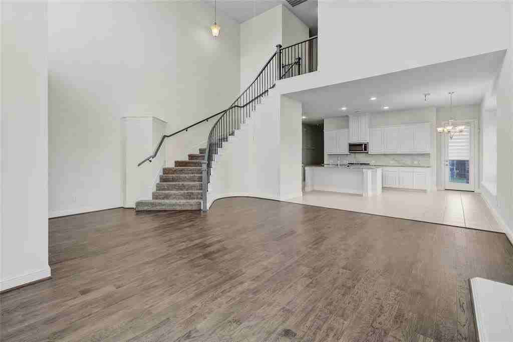 4941 Shore Crest Dr - Photo 5 of 29