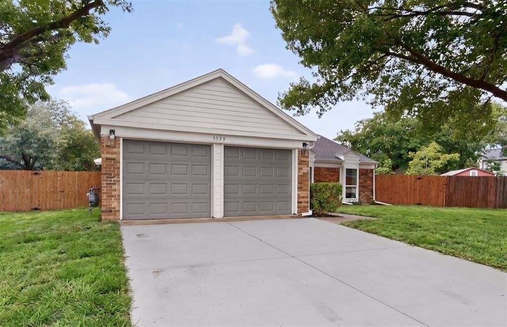 5329 Baker Ct - Photo 3 of 38