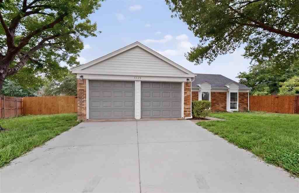 5329 Baker Ct - Photo 4 of 38