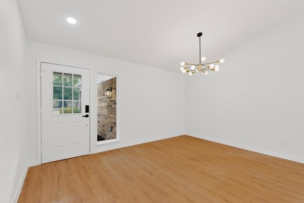 5329 Baker Ct - Photo 6 of 38