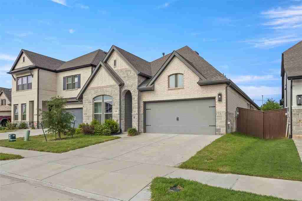 5608 Stewarts Creek Ct - Photo 2 of 27