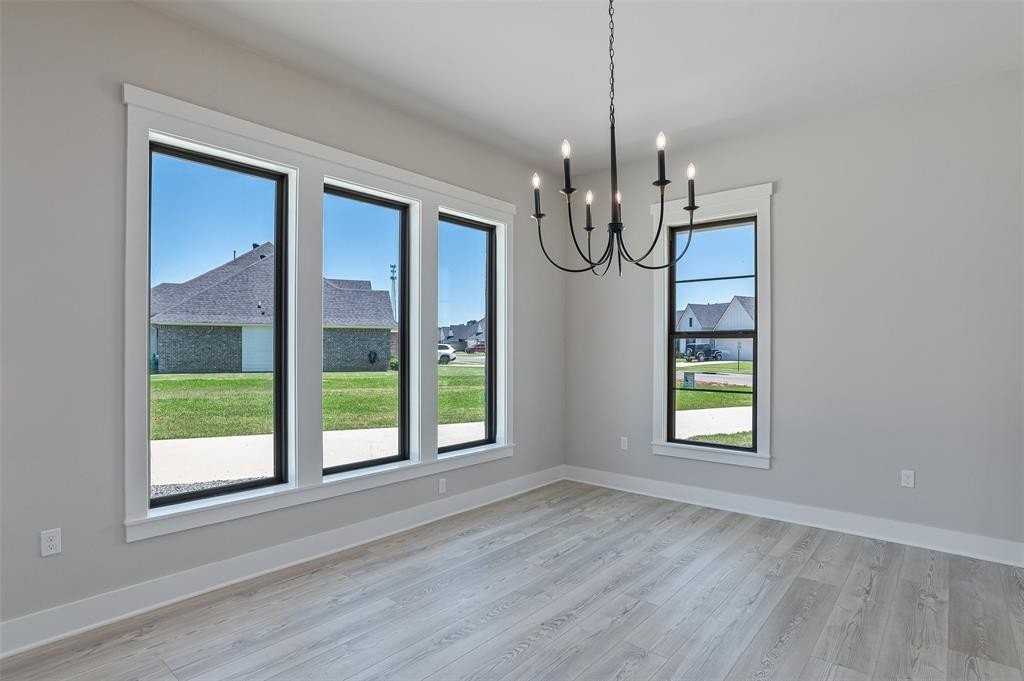 321 Newport Ln - Photo 6 of 20