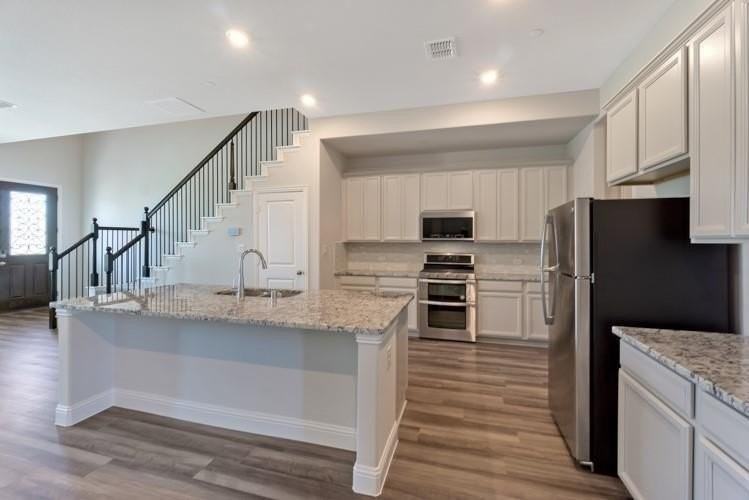 7637 Sunset Blvd - Photo 7 of 24