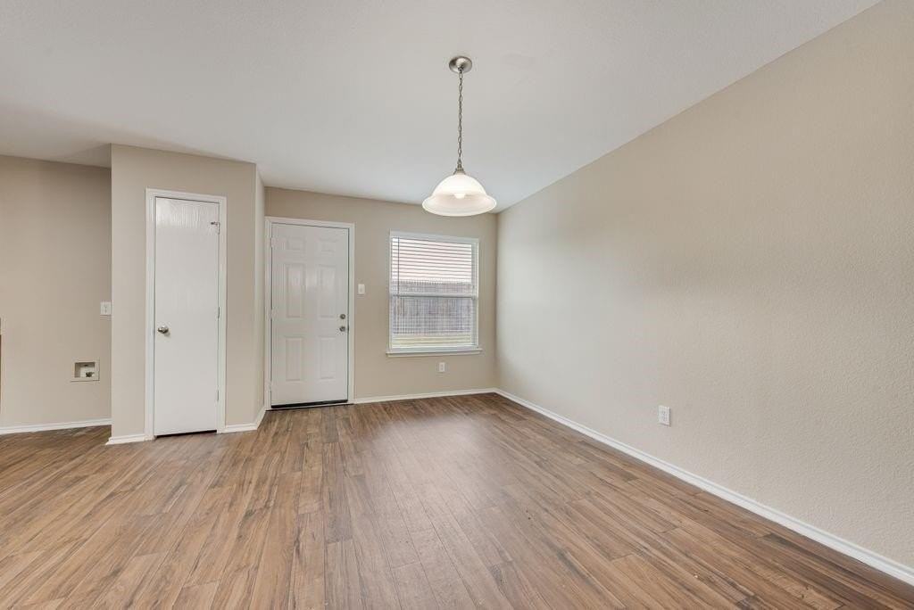 6233 Balcony Ln - Photo 3 of 27