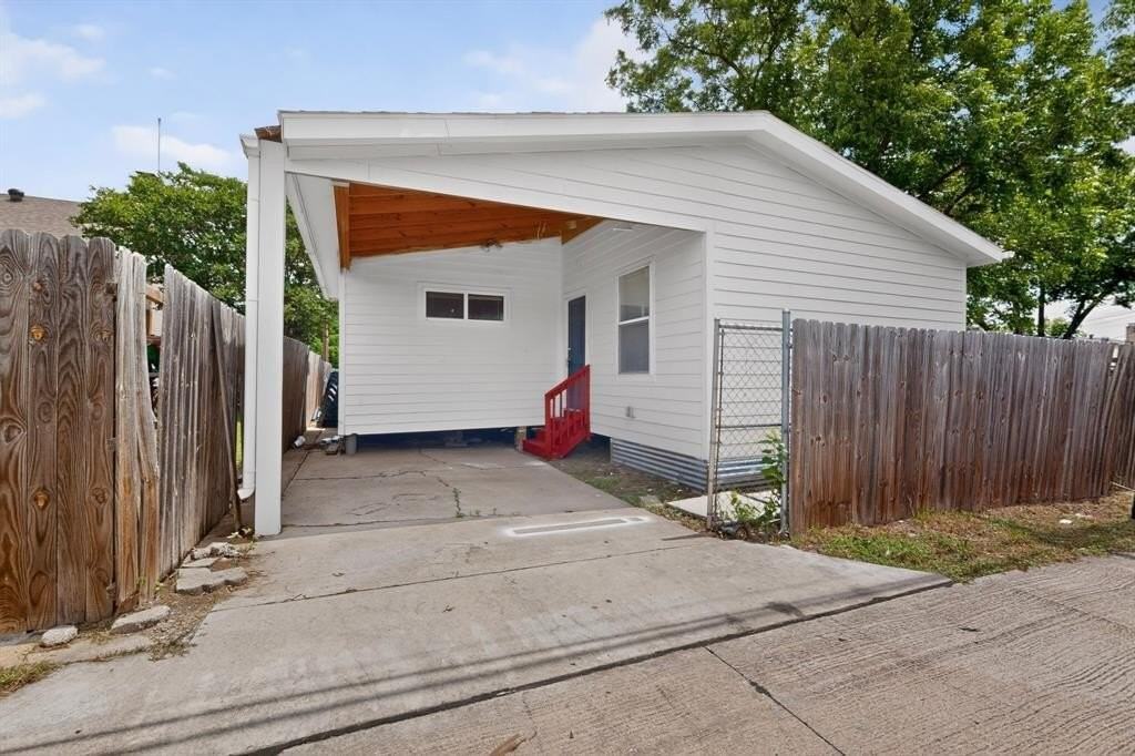 1305A Nw 14th St - Photo 2 of 34