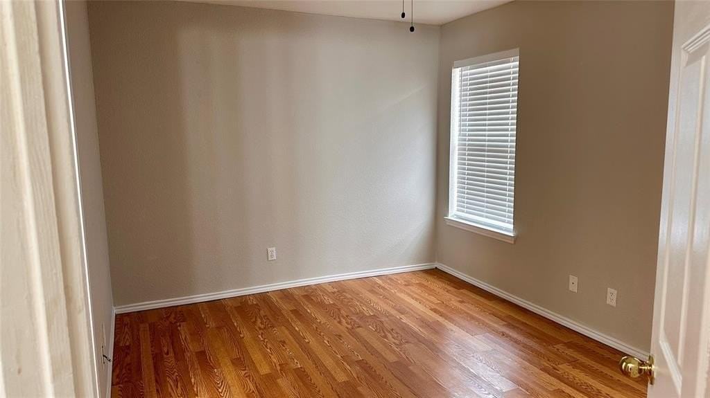 520 Strata Dr - Photo 4 of 8