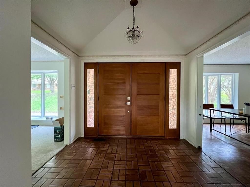 8162 San Leandro Dr - Photo 2 of 14