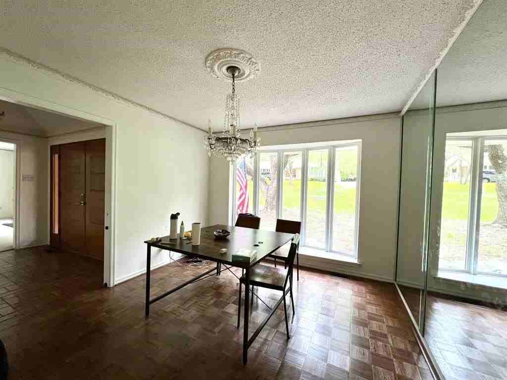 8162 San Leandro Dr - Photo 6 of 14