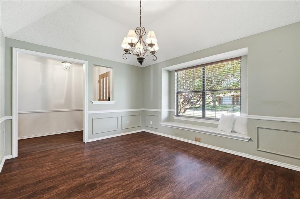 1774 Clydesdale Dr - Photo 6 of 32